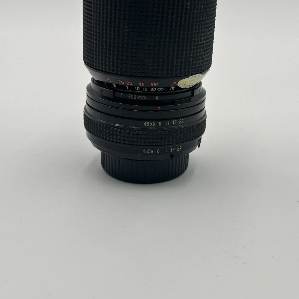 KOMURA KOMURANON 820 ZOOM LENS 1:45  f=80~200 mm